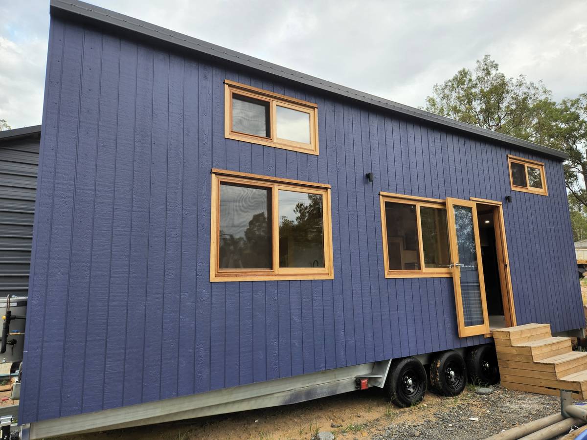 8.4m Tiny Home On Wheels - Dual Standing Lofts & Family Layout - Image 1